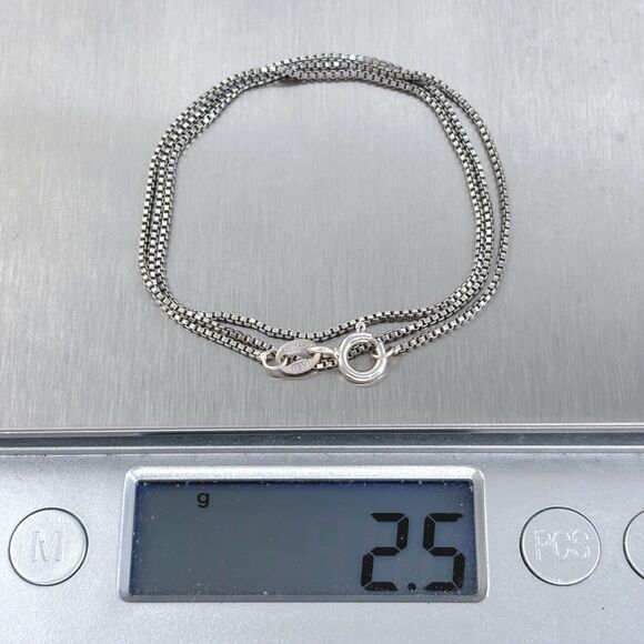 Vintage Italy Sterling Silver 925 1mm Box Chain Necklace 16" - Picture 3 of 3